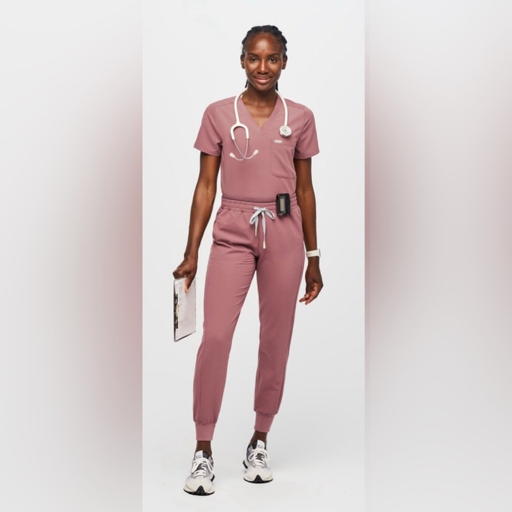 FIGS Mauve Scrub Set XXS Catarina Top w/ XS/P Mari Jogger